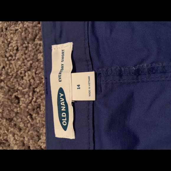 Old Navy Everyday Short - Picture 3 of 3